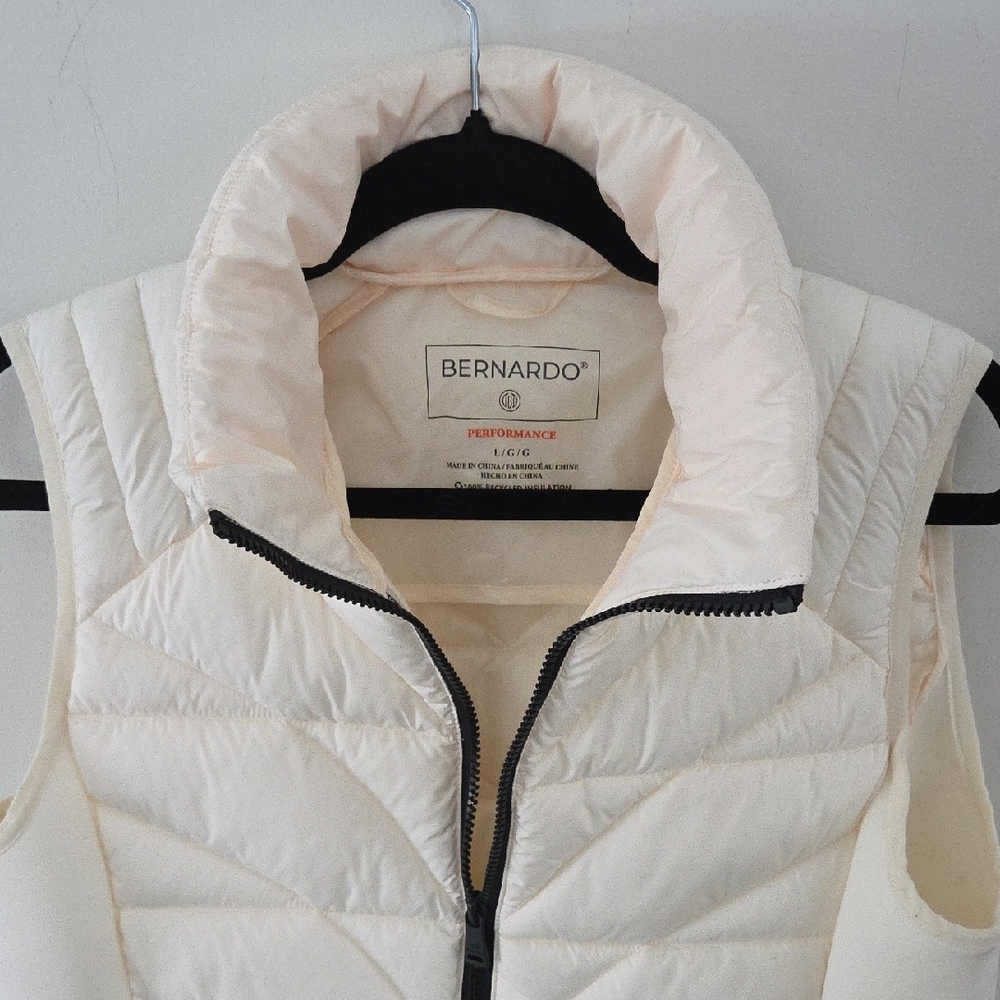 Bernardo Women's Ivory Vest - Picture 2 of 10